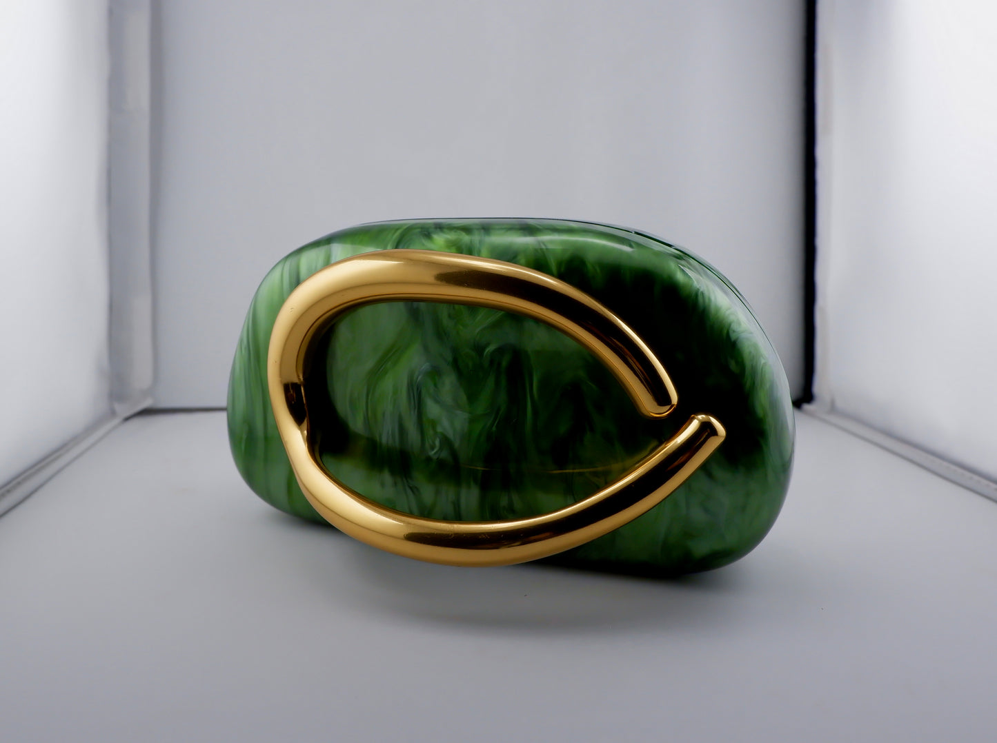 Clara in Emerald