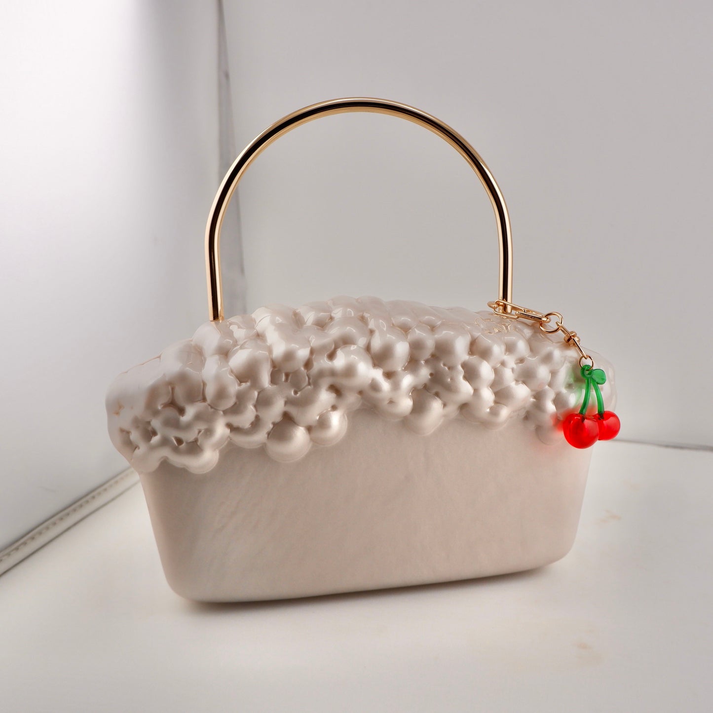 Thea in Pearl
