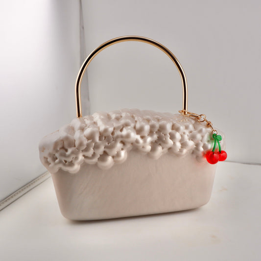 Thea in Pearl